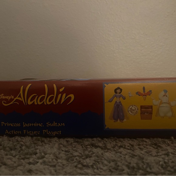 Disney’s Aladdin Princess Jasmine, Sultan Action Figure Playset - Picture 4 of 4